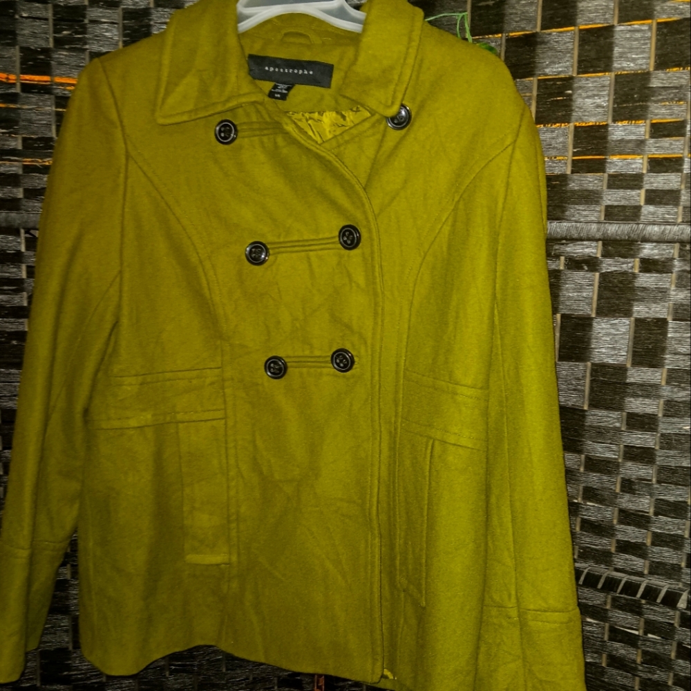 Apostrophe button coat